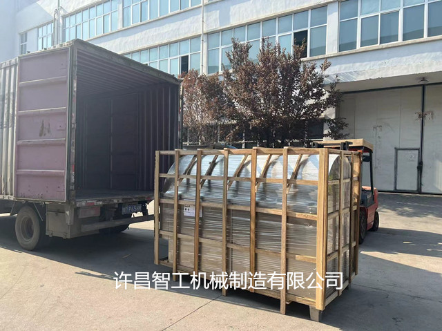 6月24日，許昌工多功能電磁炒貨機(jī)裝車發(fā)貨